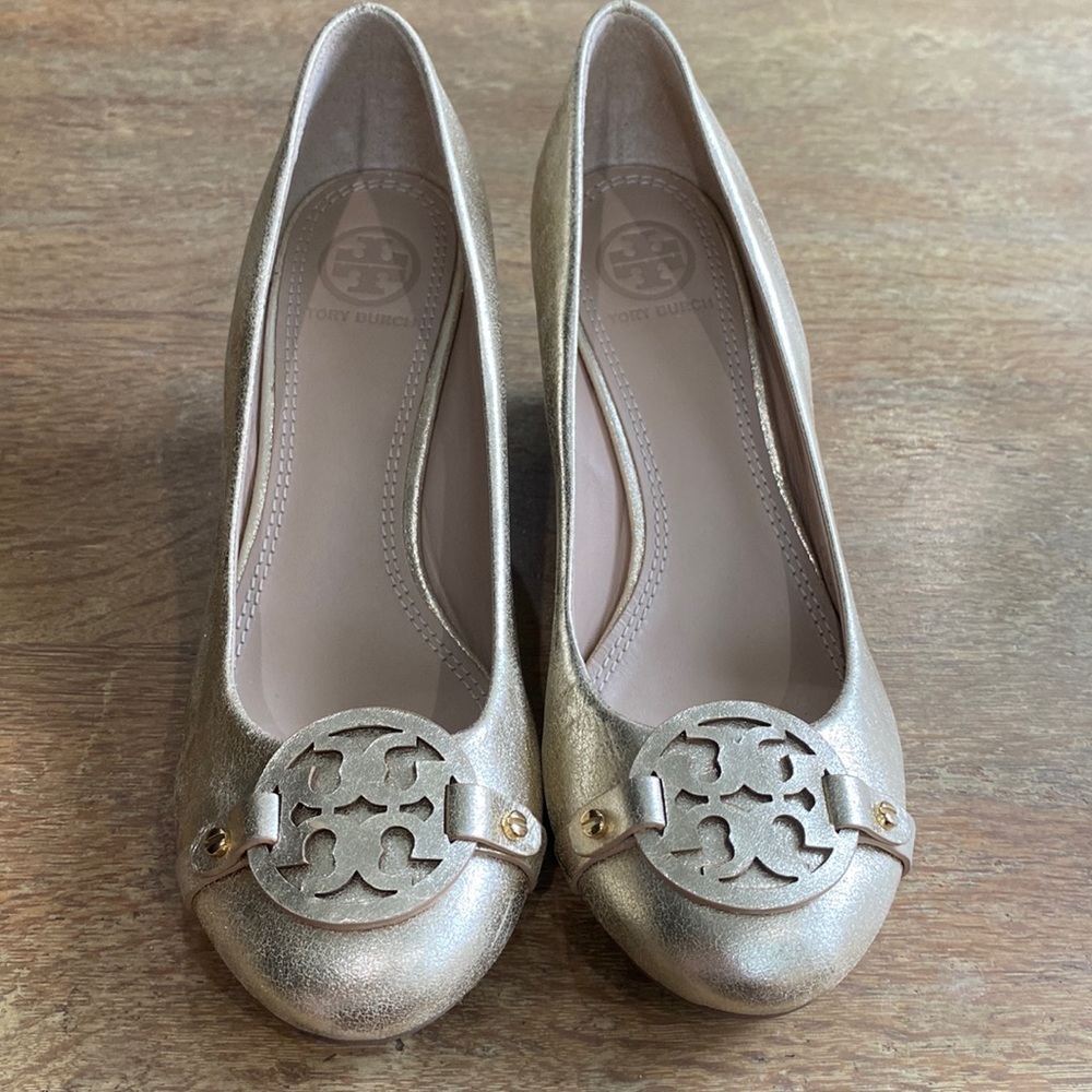 TORY BURCH Wedged heels SIZE 6M